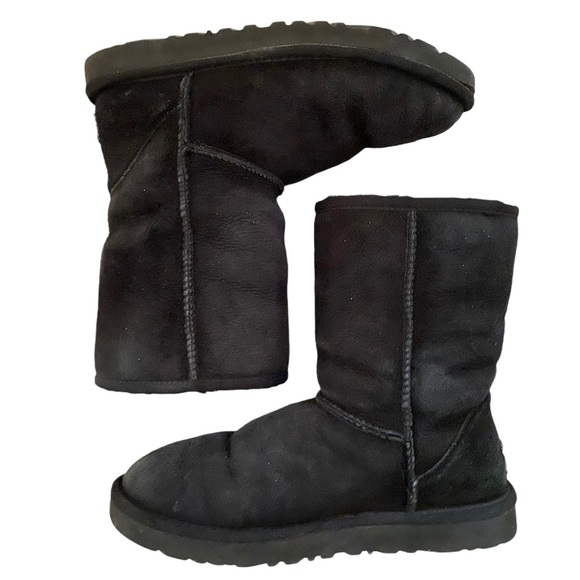 UGG Black Classic Short II #5825 Sheepskin Boots Size 6 - Picture 5 of 14